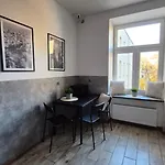 Complex Rewolucji 27 Rum i privatbostad Łódź