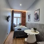 Complex Rewolucji 27