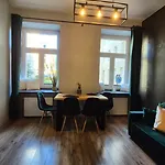 Complex Rewolucji 27