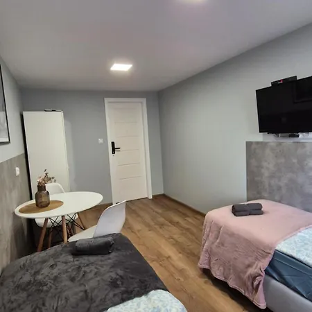 Complex Rewolucji 27 * Łódź