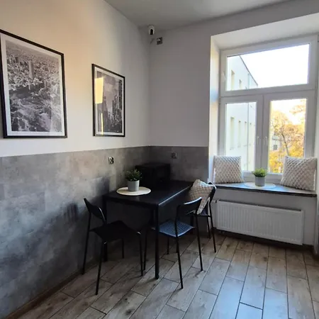 Complex Rewolucji 27 Ubytování v soukromí Lodž