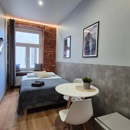 Ubytování v soukromí Complex Rewolucji 27 Lodž