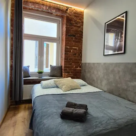 Complex Rewolucji 27 *