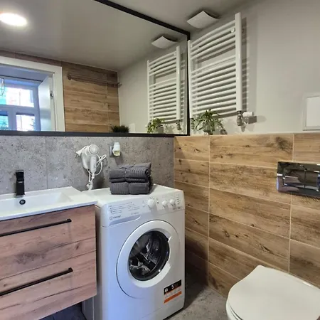 Complex Rewolucji 27 Kwatera prywatna *