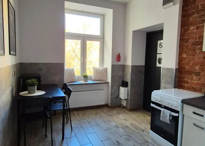 Complex Rewolucji 27 *